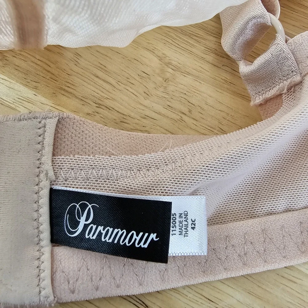 Paramour‎ 42C Style 115005 Sheer Lace Beige Underwire Bra Romantic
